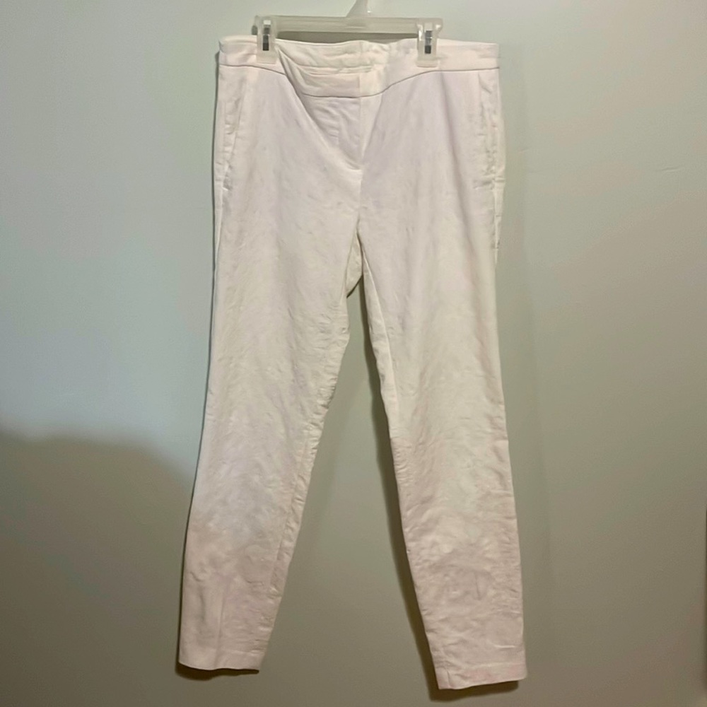 Kenar size 6 dress pants with textured design.
